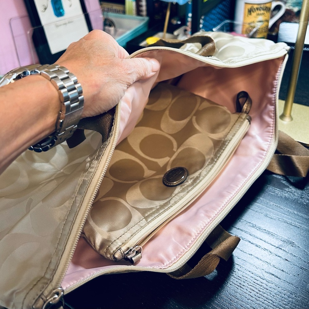 🌟Coach Signature Packable Travel Tote Bag!🌟 - Picture 2 of 8